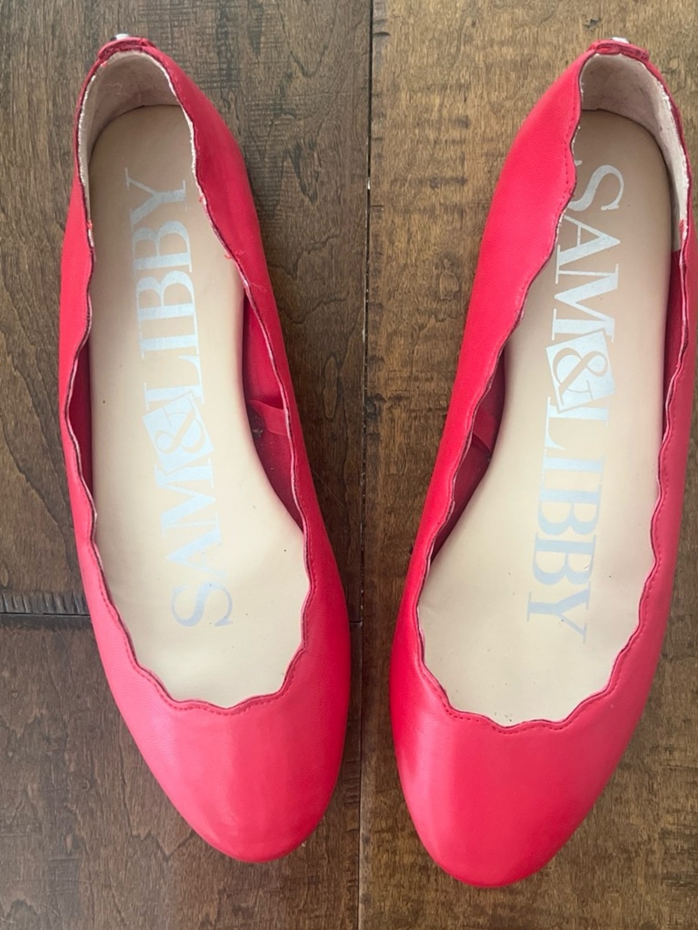 Sam & Libby red faux leather scalloped ballet flats Sz. 9.5